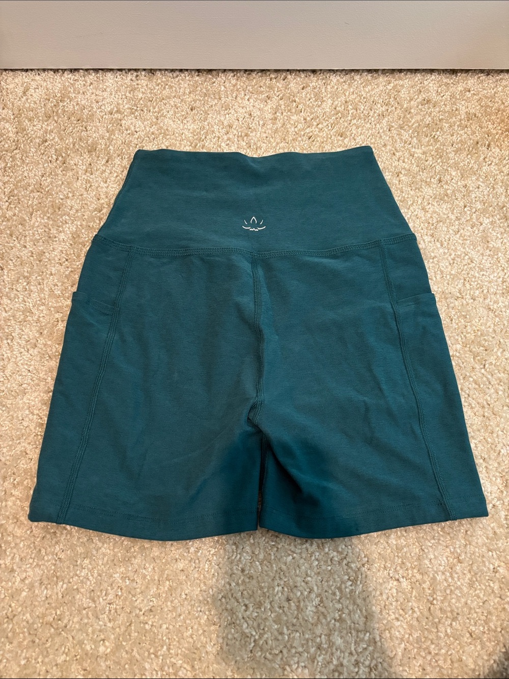 Beyond Yoga 5 inch pocket biker shorts